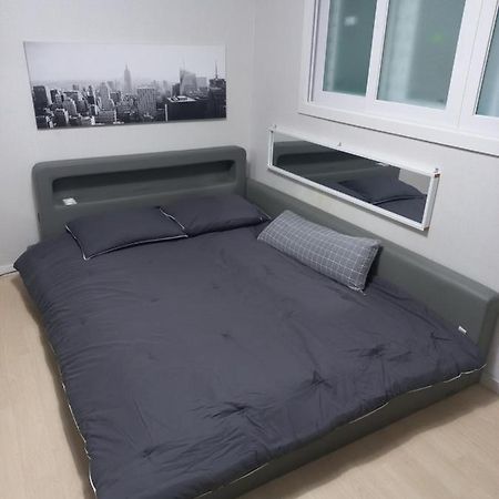 Newly Renovated 2 Bedroom Apartment #7 Seoul Exterior photo
