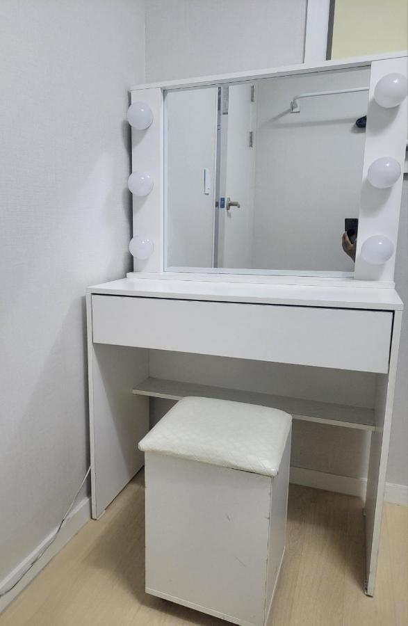 Newly Renovated 2 Bedroom Apartment #7 Seoul Exterior photo