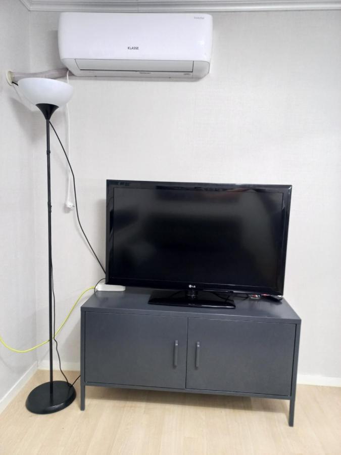 Newly Renovated 2 Bedroom Apartment #7 Seoul Exterior photo