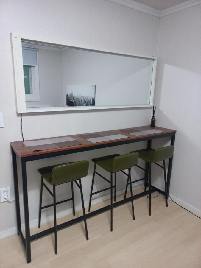 Newly Renovated 2 Bedroom Apartment #7 Seoul Exterior photo