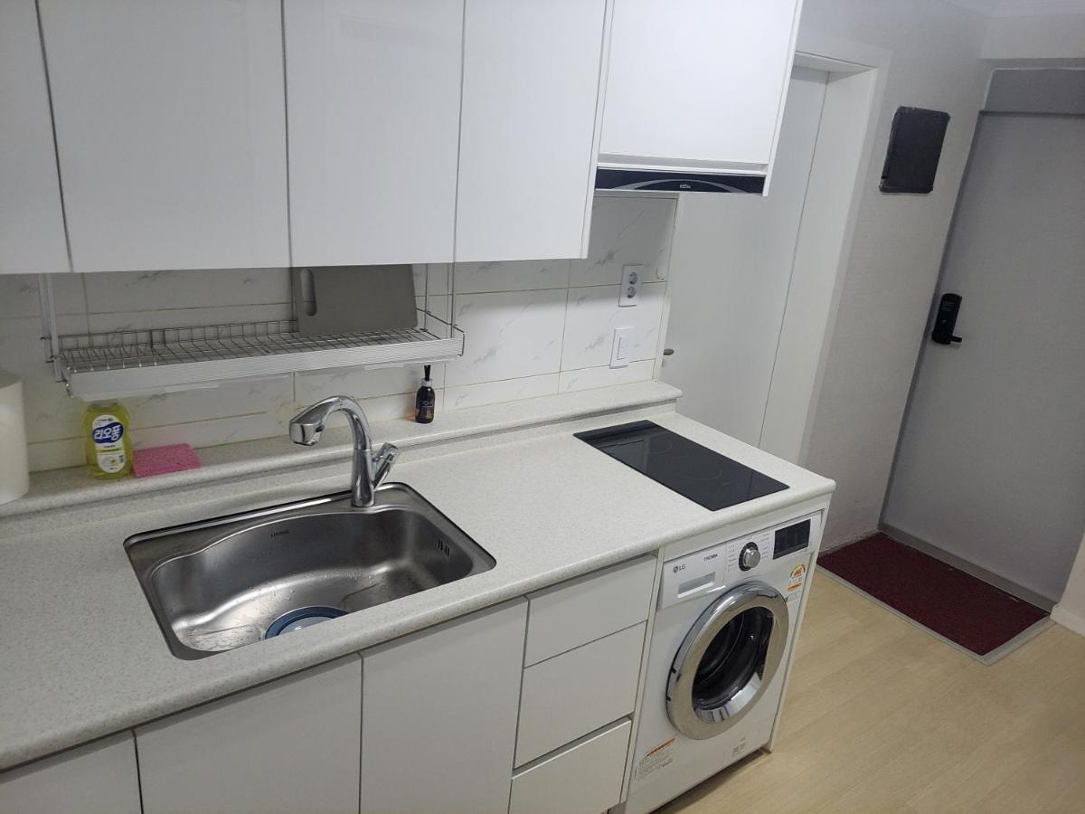 Newly Renovated 2 Bedroom Apartment #7 Seoul Exterior photo