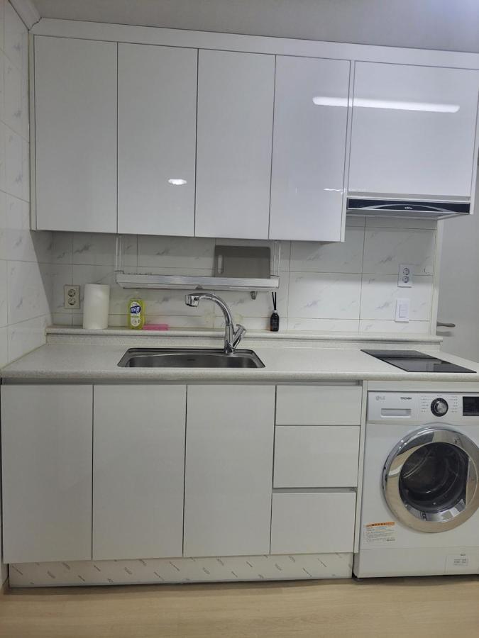 Newly Renovated 2 Bedroom Apartment #7 Seoul Exterior photo